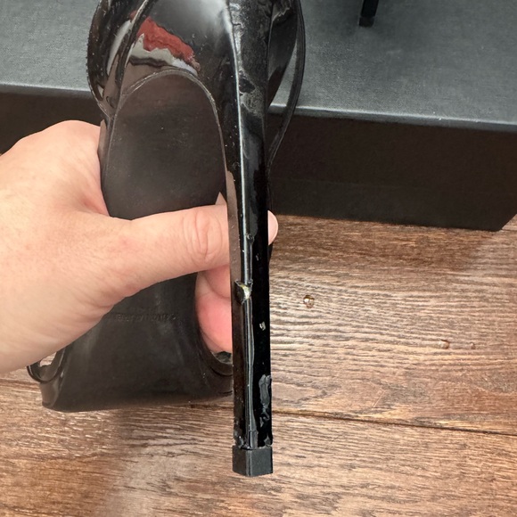 Saint Laurent Black Heels with Gold Chain - Picture 4 of 4